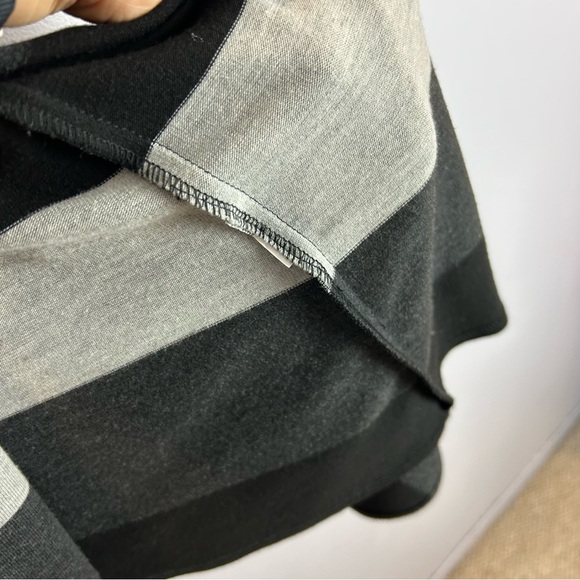 Joseph Ribkoff Black and Gray Waterfall 2 Piece Tank Top Cardigan Set Size 12 - Picture 7 of 13